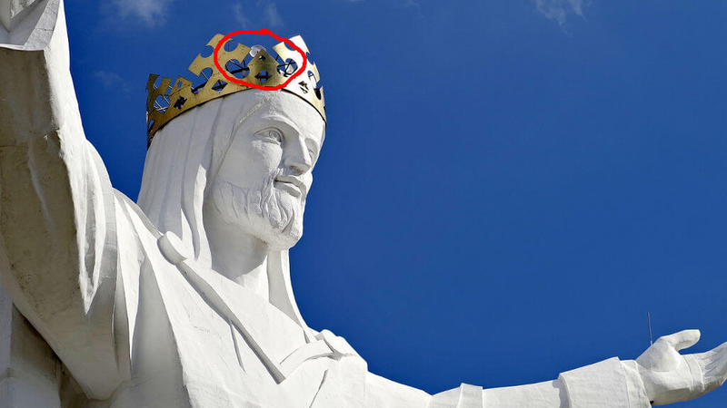 Illustration for article titled Polonia está usando la estatua de Cristo más alta del mundo para emitir wifi, y la gente está molesta